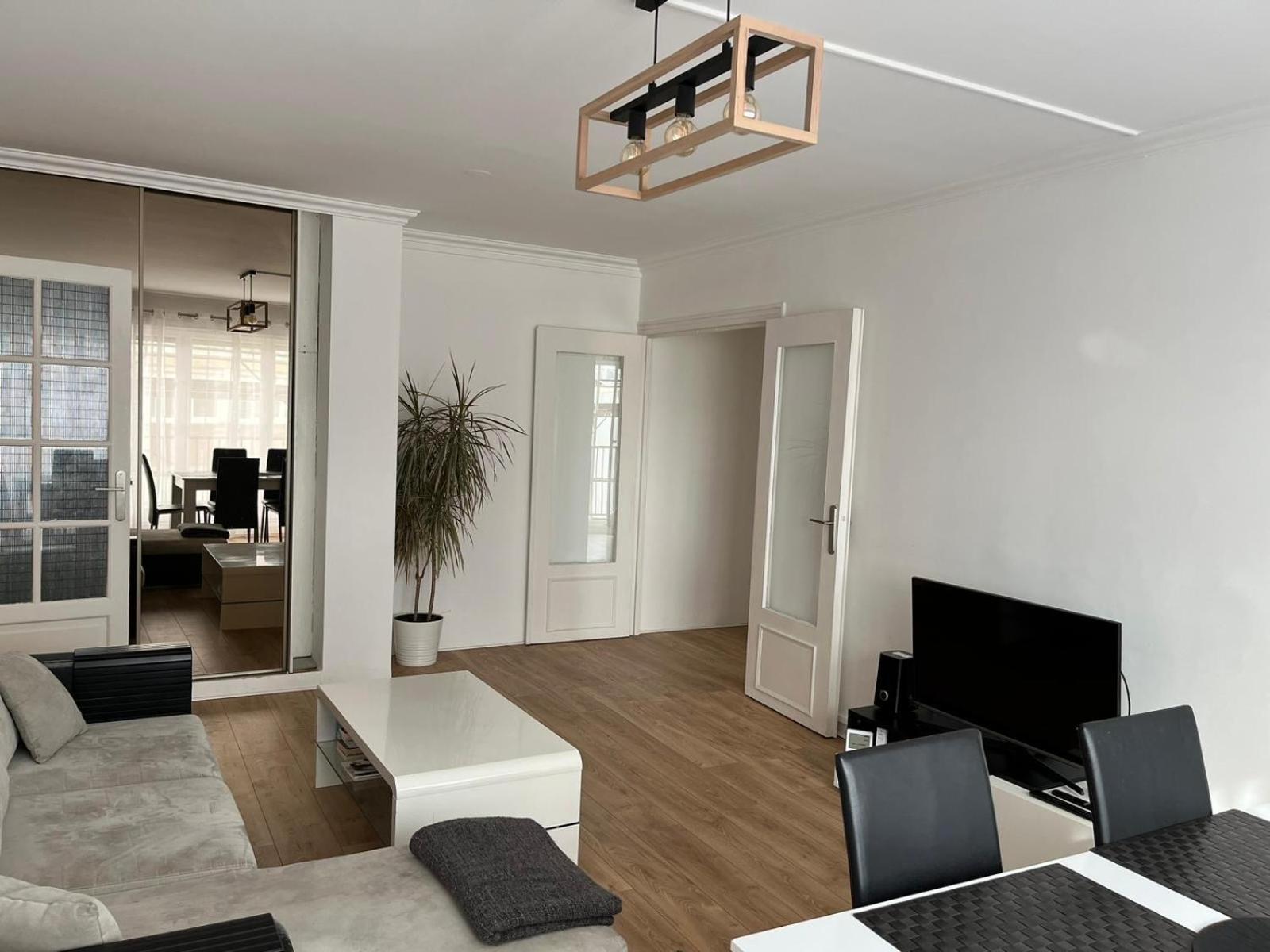 Elegant 3 Pieces Proche Paris La Defense