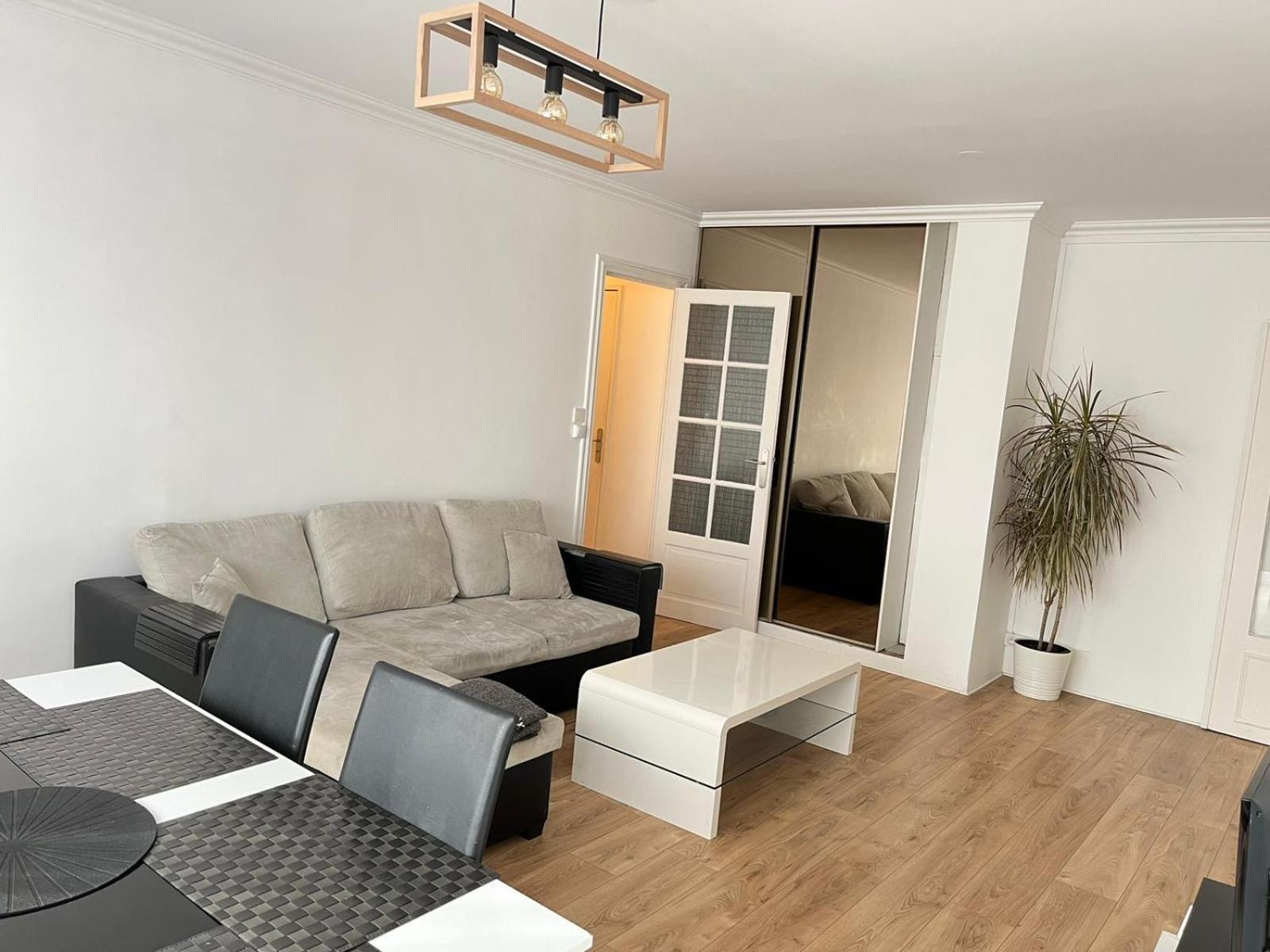 Apartment Elegant 3 Pieces Proche Paris La Defense *