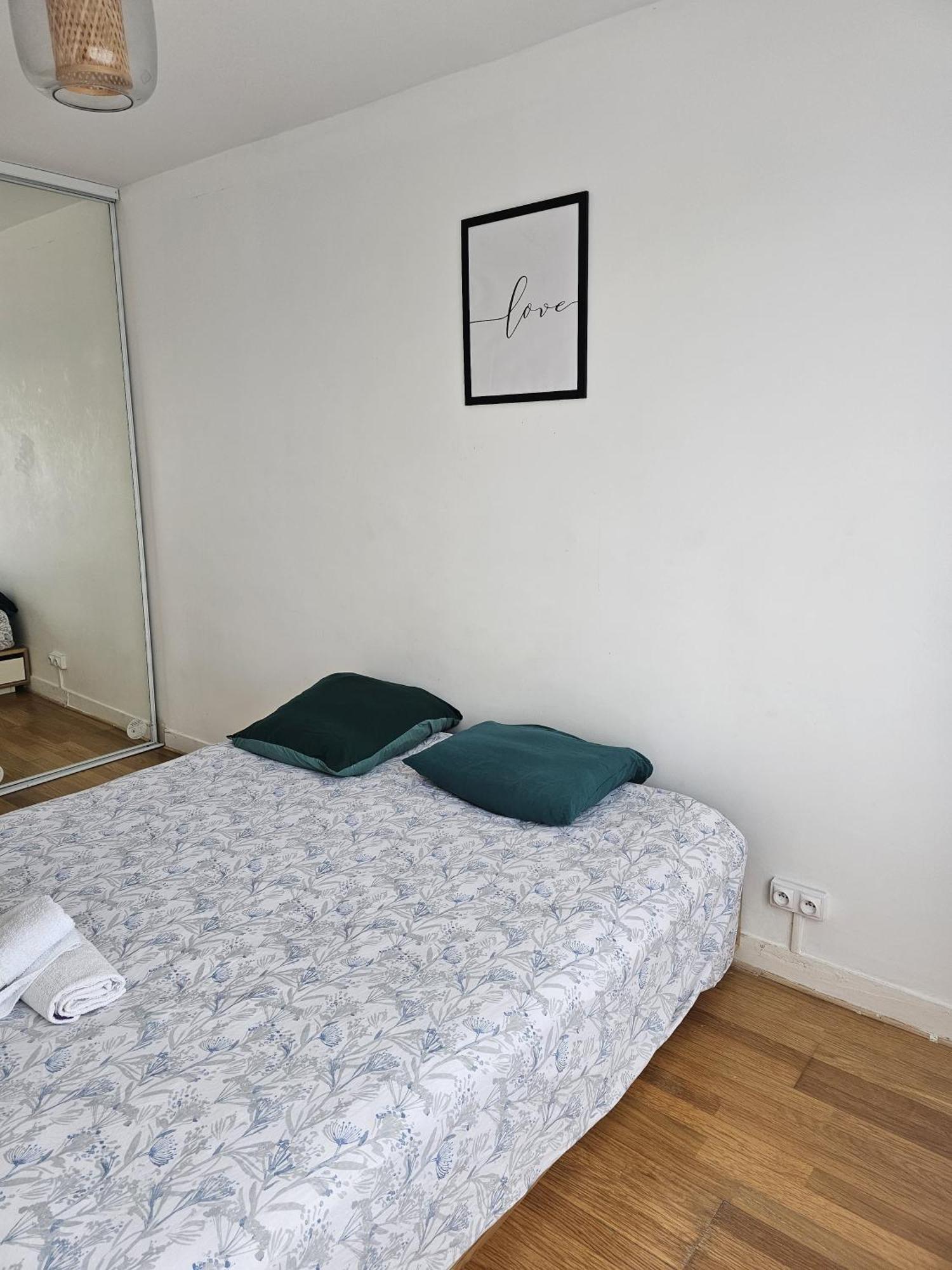 Elegant 3 Pieces Proche Paris La Defense Apartment *